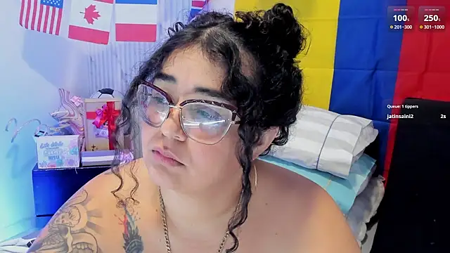 Chat +18 de Reginavegaa ao vivo