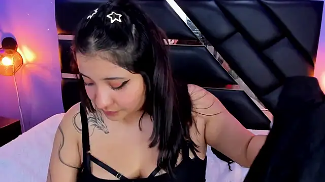 Emma_monserrat's Live XXX Chat