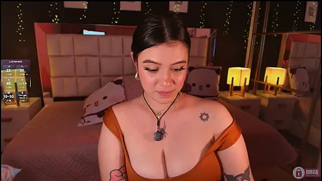 emmy_wattsoon's Live XXX Chat