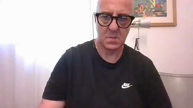 XXX chat uživo modela ANONIMO7735