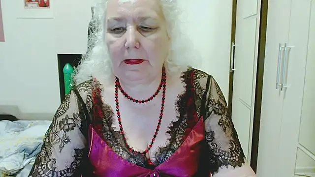GrannyAlisa's Live XXX Chat