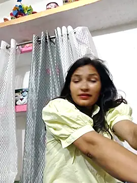 Priyaa_1433's Live XXX Chat