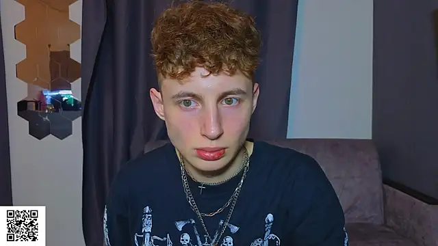 crispinver Live XXX Chat