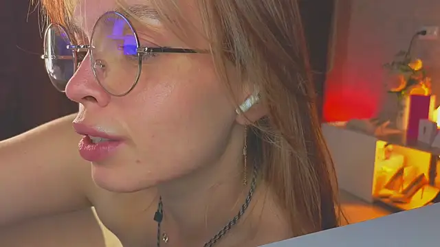 sinteas' Live XXX Chat