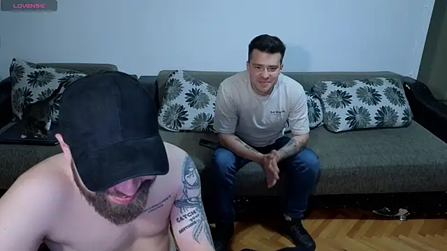 دردشة JohnnyStepBro الجنسية المباشرة