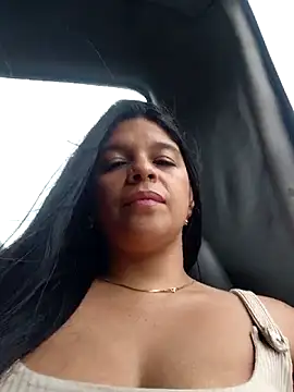 Layla-daring Chat XXX live