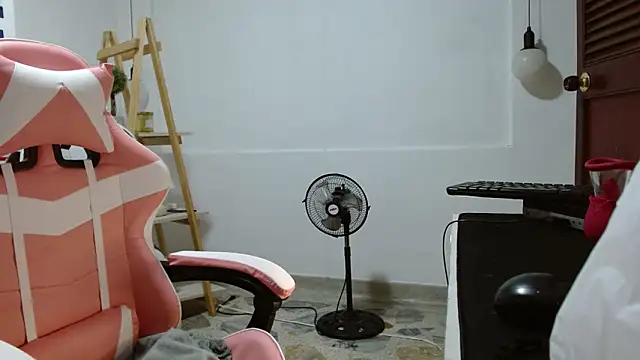 michel_rous_'s Live XXX Chat
