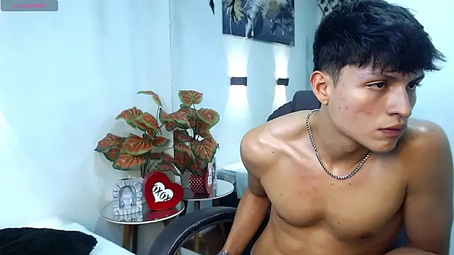 drago_ivan Adlı Modelin Canlı XXX Sohbeti