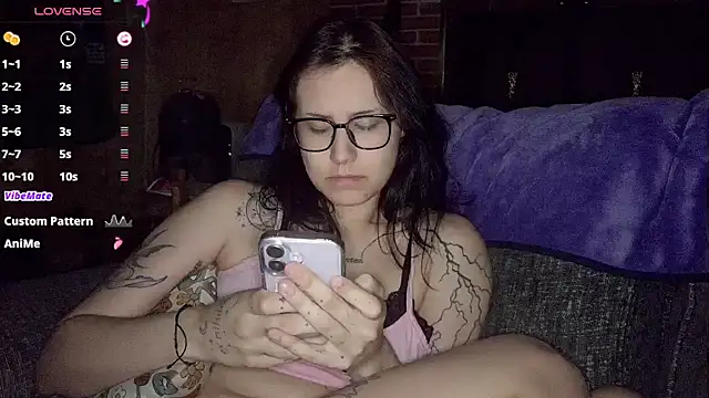 Živý XXX chat B4BYJINX