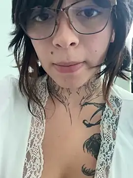 XXX chat uživo modela BabySixxxx