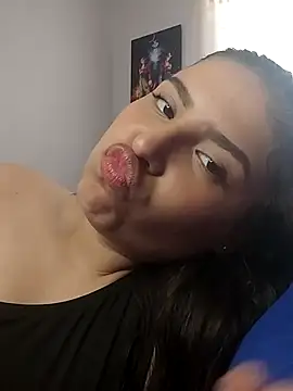 LinaColombianGirl লাইভ XXX চ্যাট