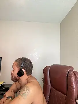 Fathero1time élő XXX-chatje