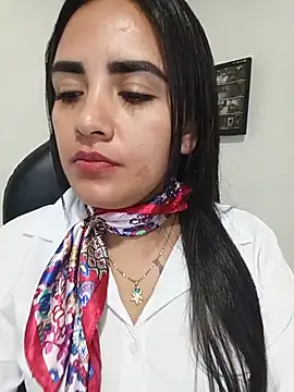 MAYE__13 Adlı Modelin Canlı XXX Sohbeti