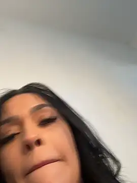 llyy05's Live XXX Chat