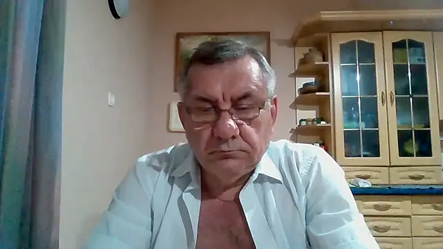 Онлайн чат XXX machomale3
