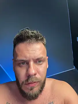 CLOUDYJULIUS – Live XXX-chat