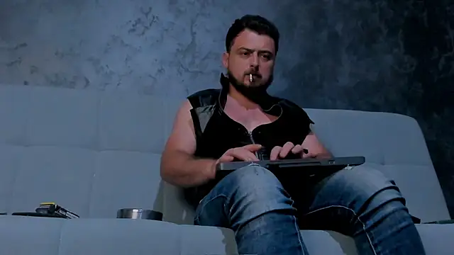 CLOUDYMARK Live XXX Chat