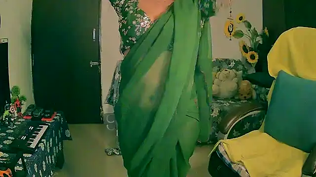 Cute-Tara's Live XXX Chat