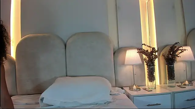 Chatroom XXX en direct de Alicia_Monroe_
