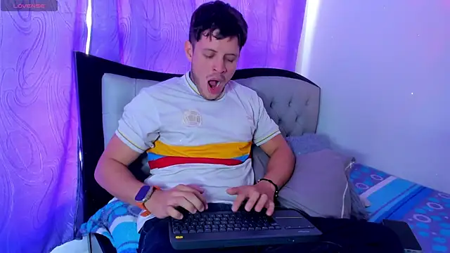 johnycooper08 Chat XXX in diretta