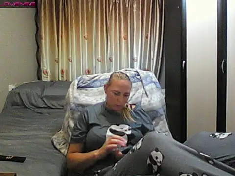 Chat XXX en directo de JenniDeep