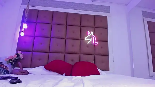 Nicky_Bonn18's Live XXX Chat