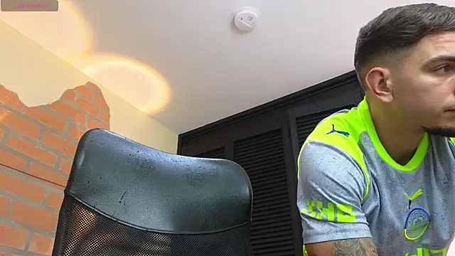 Josh_miller01 élő XXX-chatje