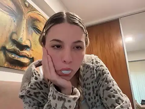 Alexxa_parkerr Adlı Modelin Canlı XXX Sohbeti