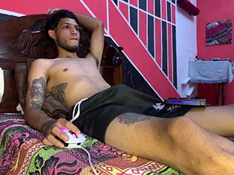 Онлайн чат XXX tanned_boy