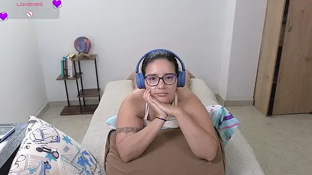 blue__moon_n Live XXX chat