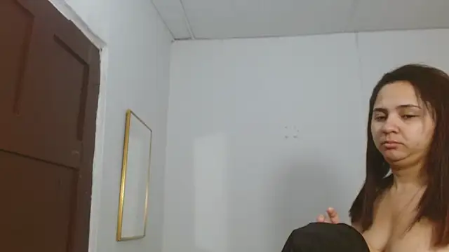 Thaliann Live XXX chat