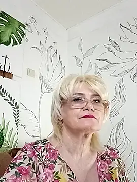Catty_Lady Chat XXX in diretta
