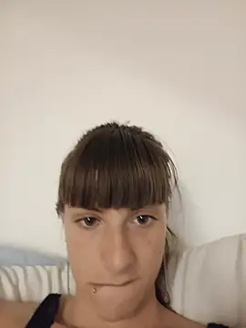 Cristina02's Live XXX Chat