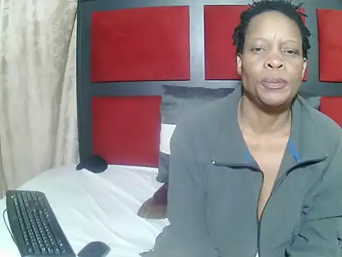 Chat +18 de JoycyQueen ao vivo