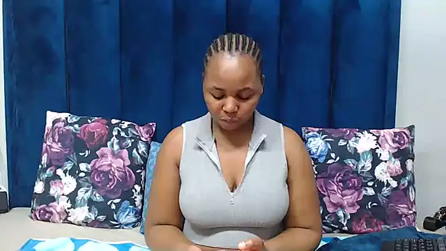 צ'אט XXX בשידור חי של HotSmallTits