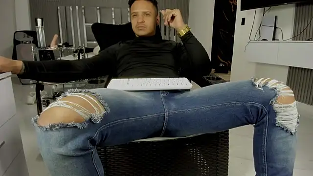 master_leather লাইভ XXX চ্যাট