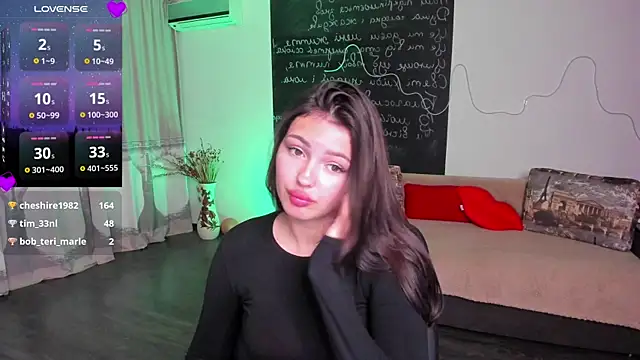 Chat +18 de KittyShenson ao vivo
