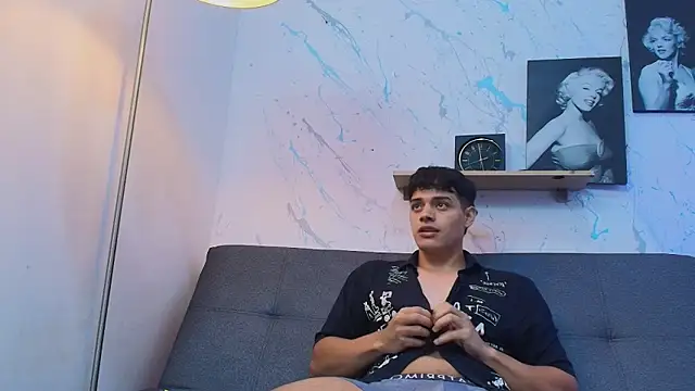 Show modela mike_sanz na web-kameri