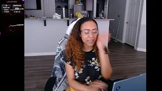 ReeseZen Chat XXX in diretta