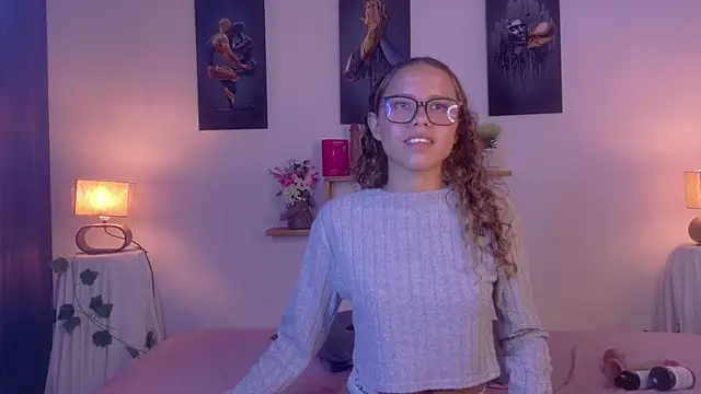 lia_valmont_01 Adlı Modelin Canlı XXX Sohbeti