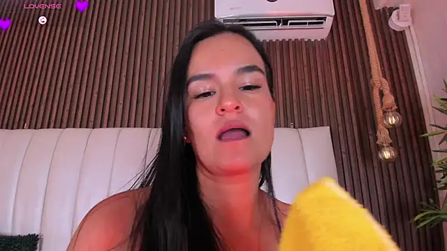 LucieMillerr – Naživo XXX chat
