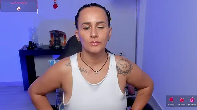 צ'אט XXX בשידור חי של Sara_Charmy