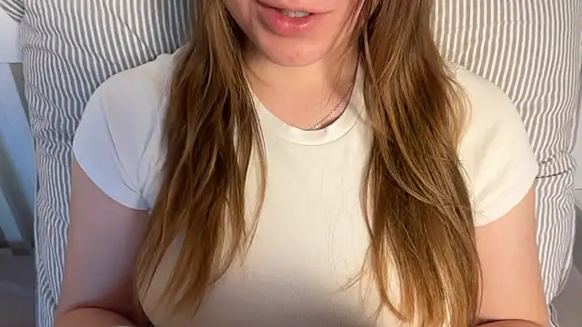 Lucyschickt's Live XXX Chat