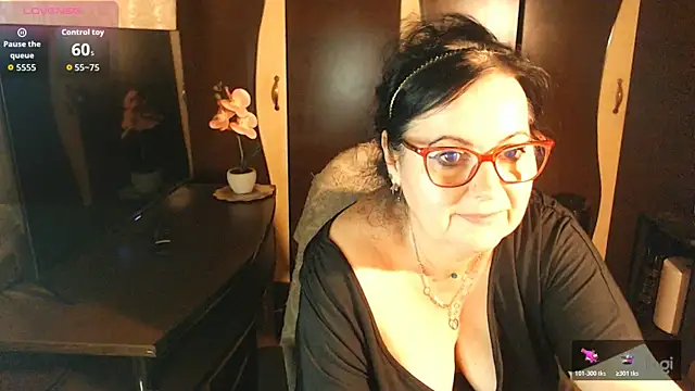 XXX chat uživo modela exiMIlf
