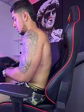 Chatroom XXX en direct de Dimitri_Colleman