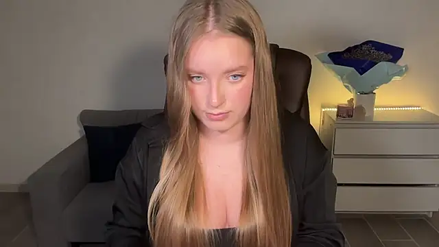 EvaMaddison élő XXX-chatje