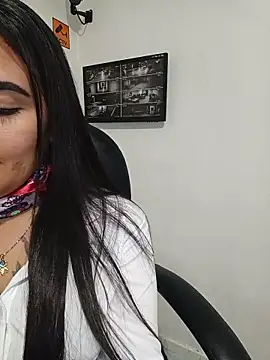 MAYE__13's Live XXX Chat