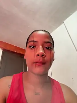 צ'אט XXX בשידור חי של AyshelDoll1