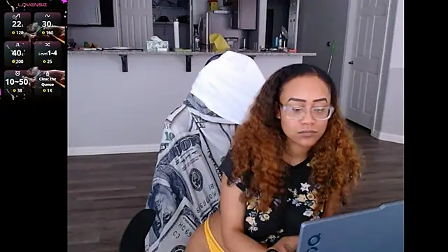 ReeseZen Chat XXX in diretta