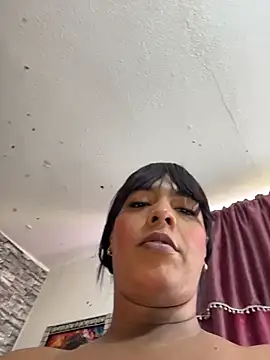 XXX chat uživo modela Newshantal_